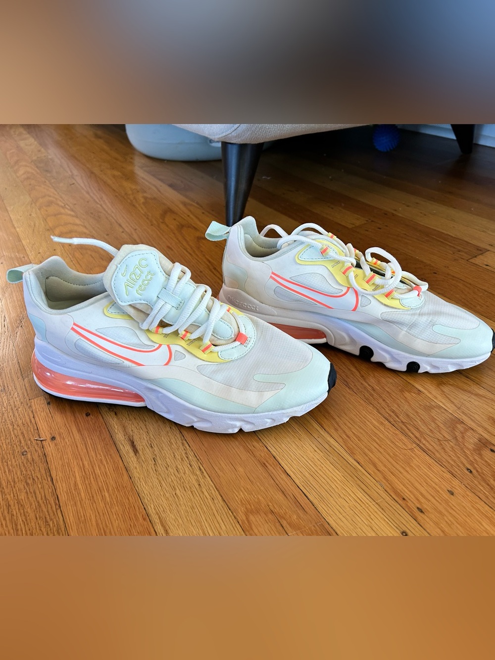 NIKE AIR REACT 270 - Womens size 9.5